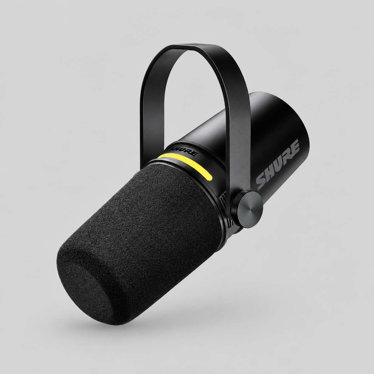 Editorial illustration of Shure MV7+ Black MV7+-K; visible model recognition only, not a technical or complete-pack diagram.